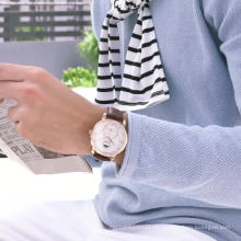 El cuarzo de cuero del hombre al por mayor mira el reloj de cuarzo del logotipo del OEM del reloj de pulsera del hombre clásico popular para el hombre